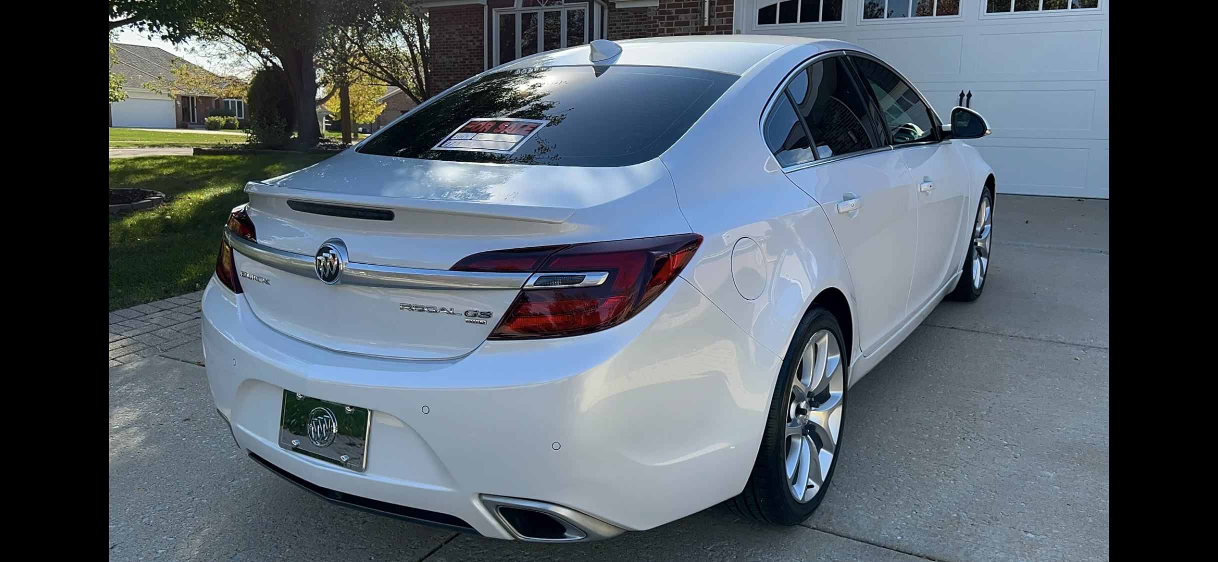 Used 2017 Buick Regal GS w/ Driver Confidence Package #2 AWD/4WD image 1