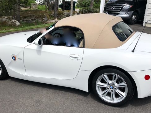 Used 2004 BMW Z4 3.0i image 4