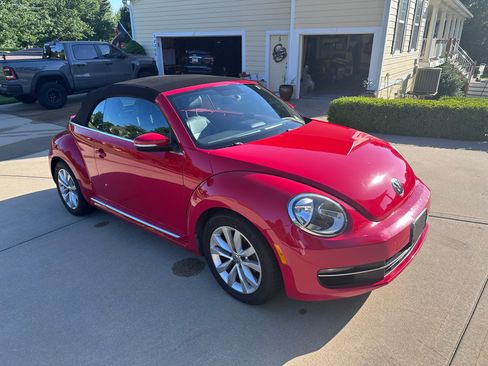 Used 2014 Volkswagen Beetle TDI FWD image 4