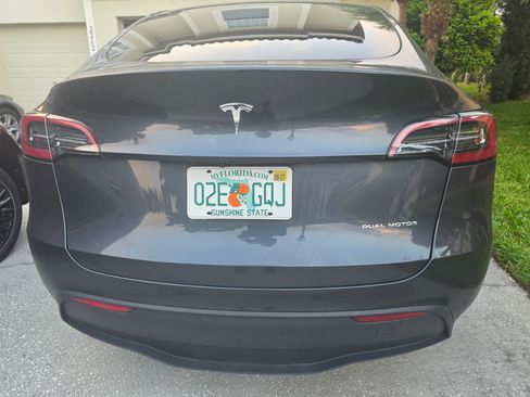 Used 2024 Tesla Model Y Long Range image 9