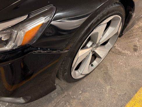 Used 2018 Honda Accord Touring image 6