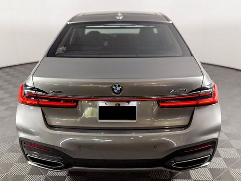 Used 2020 BMW 750i xDrive 750i xDrive Sedan 4D w/ Autobahn Package image 24