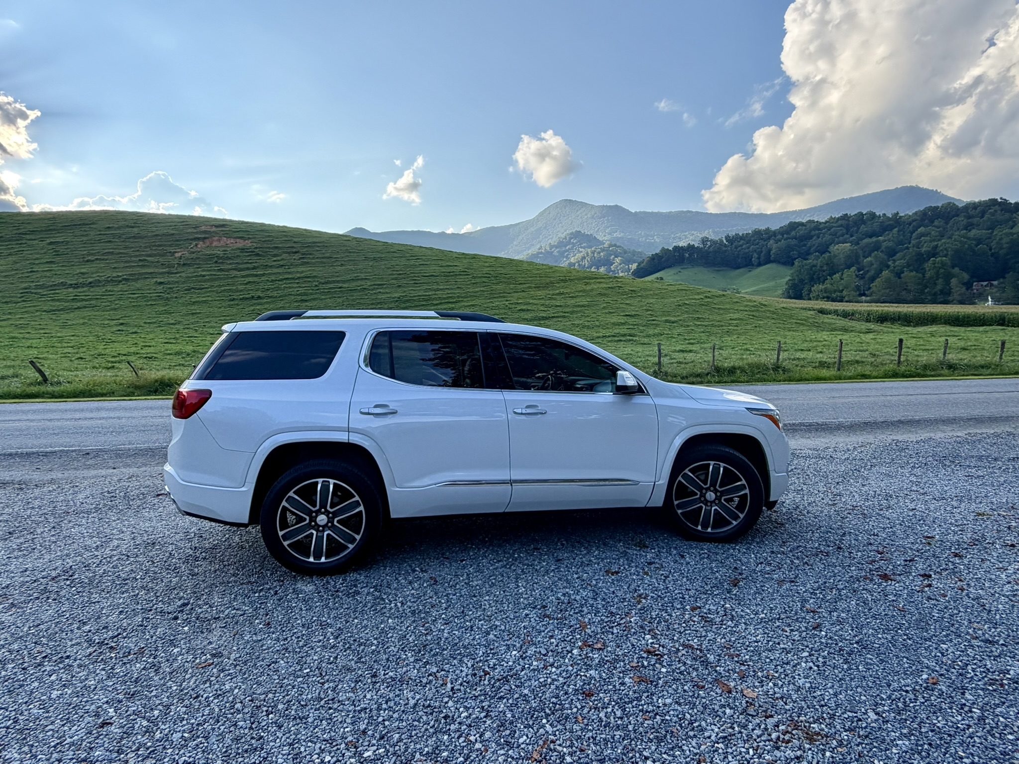 Used 2017 GMC Acadia Denali FWD image 22