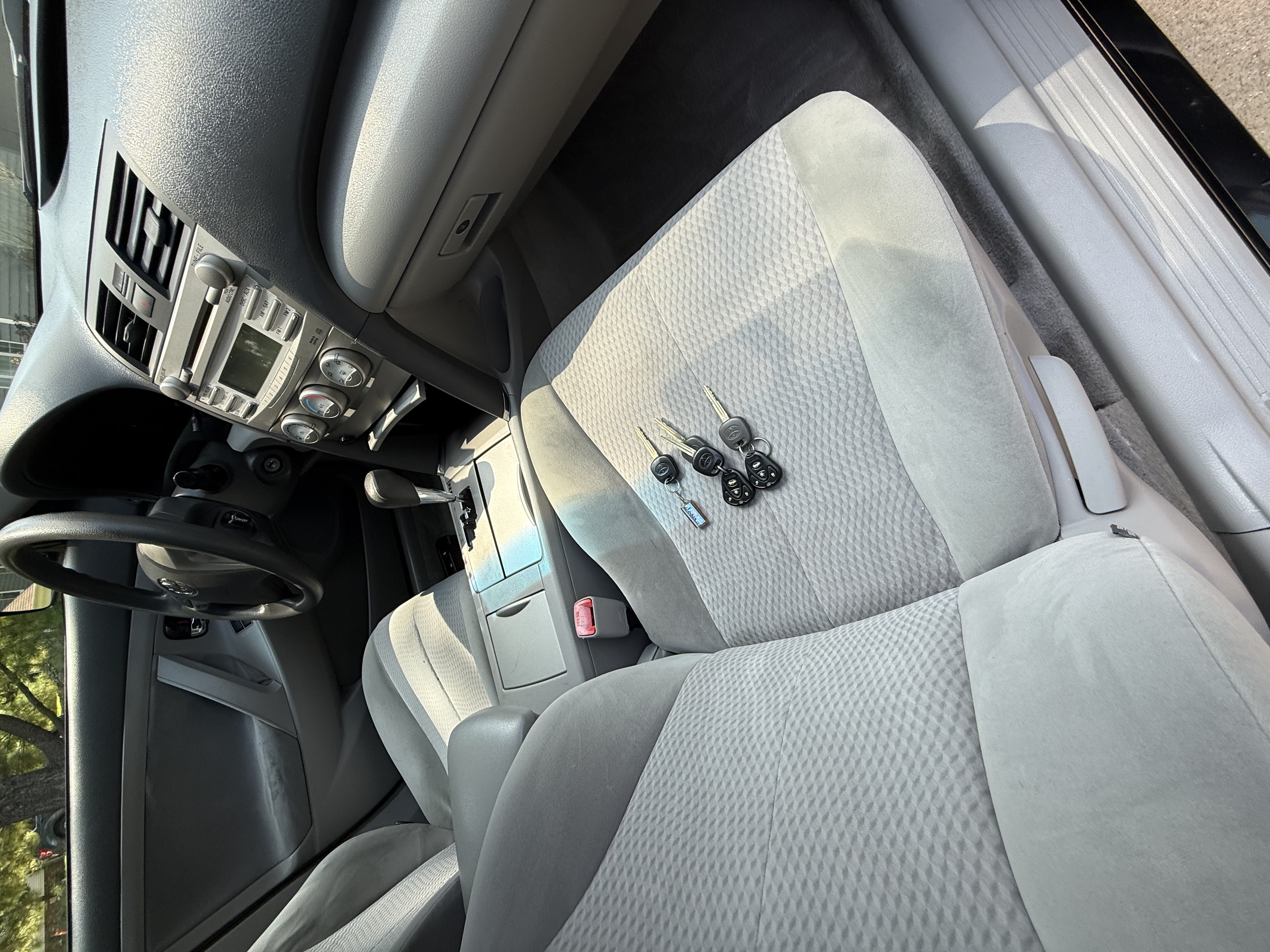 Used 2010 Toyota Camry FWD image 12
