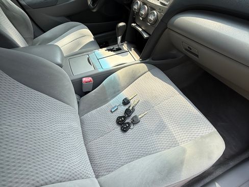 Used 2010 Toyota Camry FWD image 12