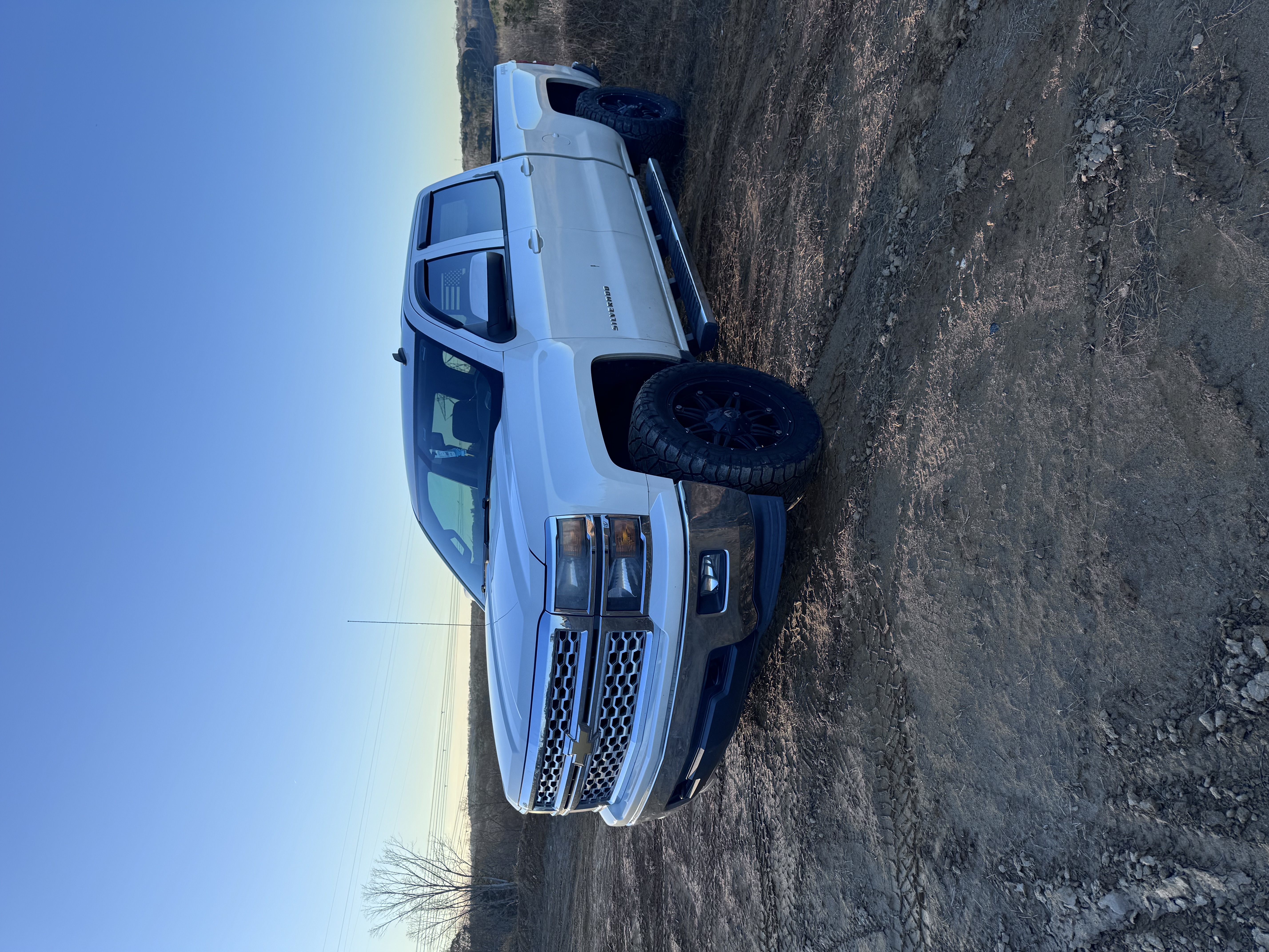 Used 2014 Chevrolet Silverado 1500 LT w/ LT Convenience Package AWD/4WD image 2