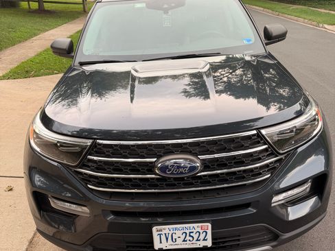 Used 2022 Ford Explorer XLT w/ Equipment Group 202A AWD/4WD image 6