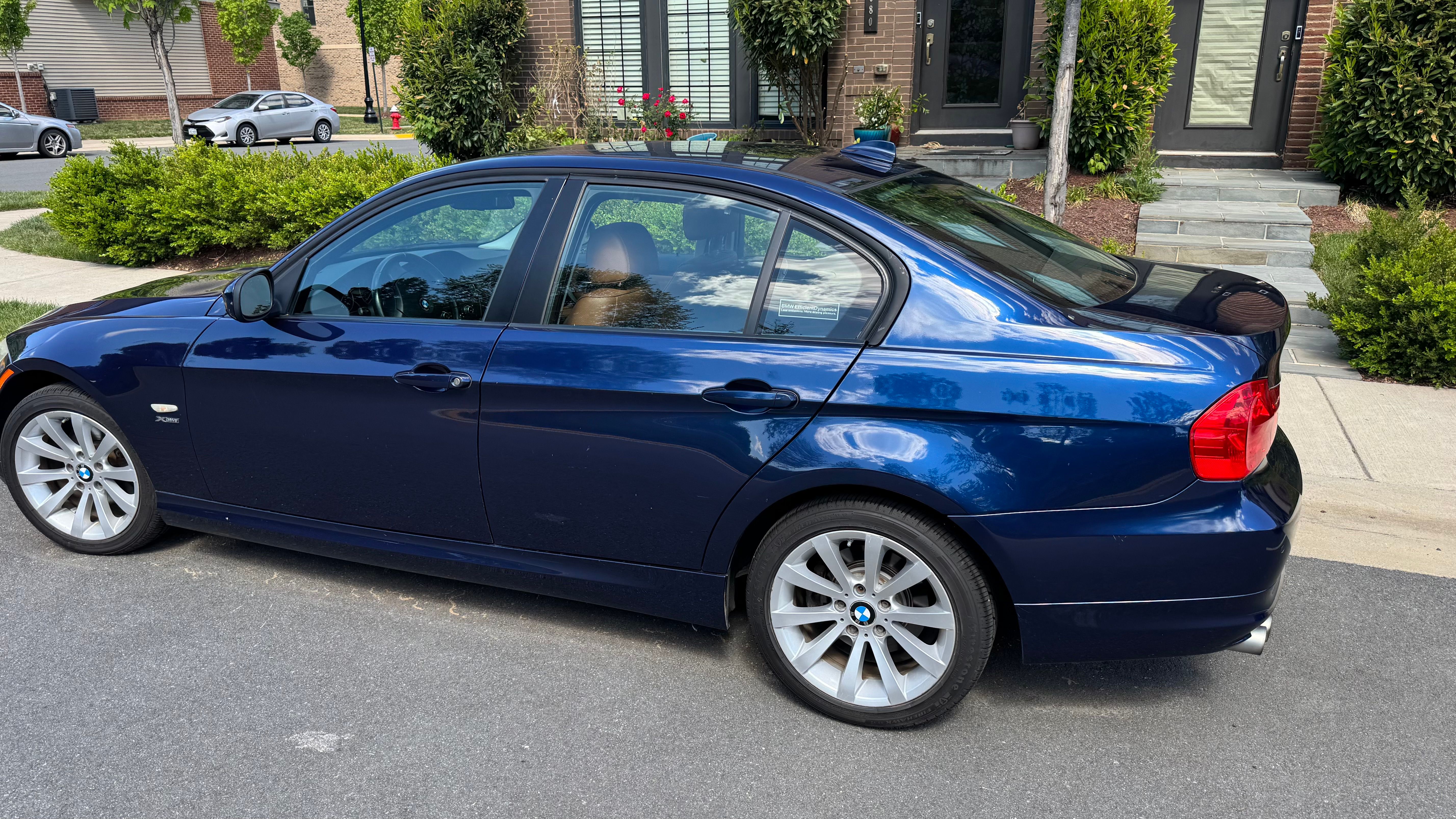 Used 2011 BMW 328i xDrive Sedan AWD/4WD image 10