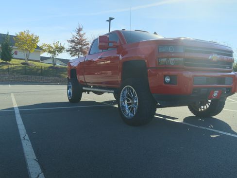Used 2018 Chevrolet Silverado 2500 LTZ w/ Duramax Plus Package image 16