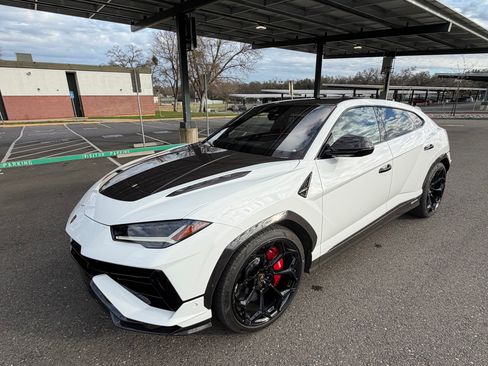Used 2023 Lamborghini Urus Performante image 9