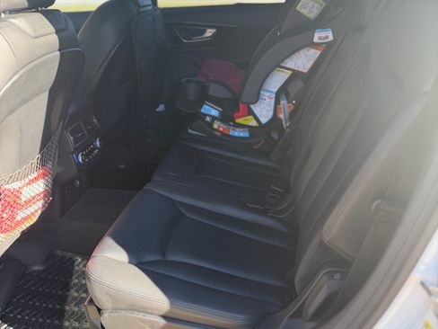 Used 2018 Audi Q7 3.0T Prestige w/ Prestige Package image 18