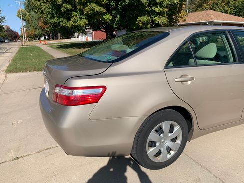 Used 2009 Toyota Camry image 18