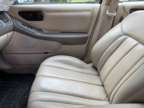Used 1998 Toyota Avalon XLS FWD image 16