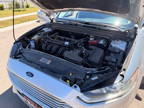 Used 2014 Ford Fusion SE FWD image 8