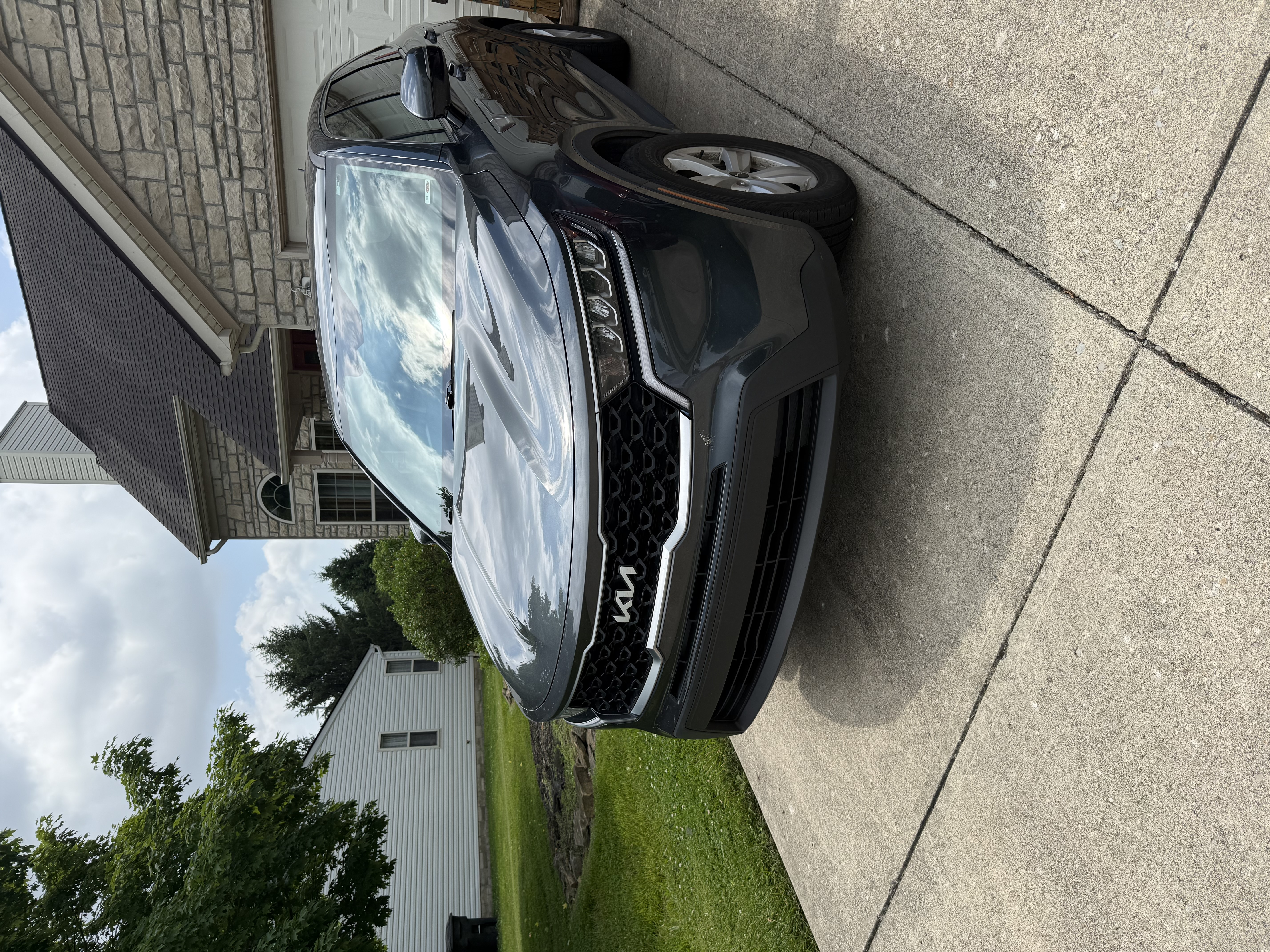 Used 2022 Kia Sorento LX AWD/4WD image 1