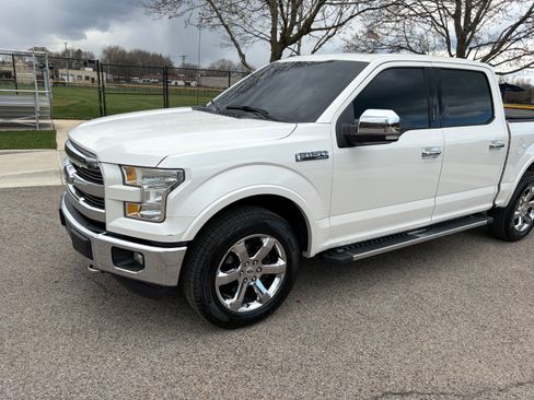 Used 2015 Ford F150 Lariat image 27
