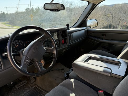 Used 2005 Chevrolet Silverado 1500 LS image 9