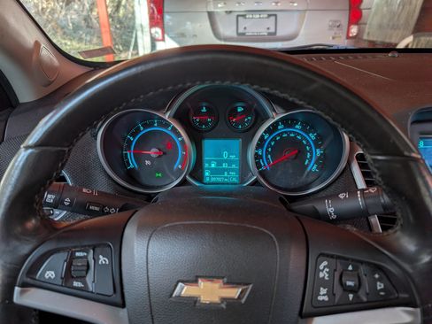 Used 2012 Chevrolet Cruze LT image 2