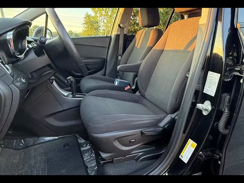 Used 2019 Chevrolet Trax LS w/ Tint and Cruise Package image 8