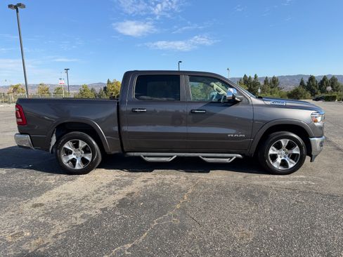Used 2019 RAM 1500 Laramie AWD/4WD image 2