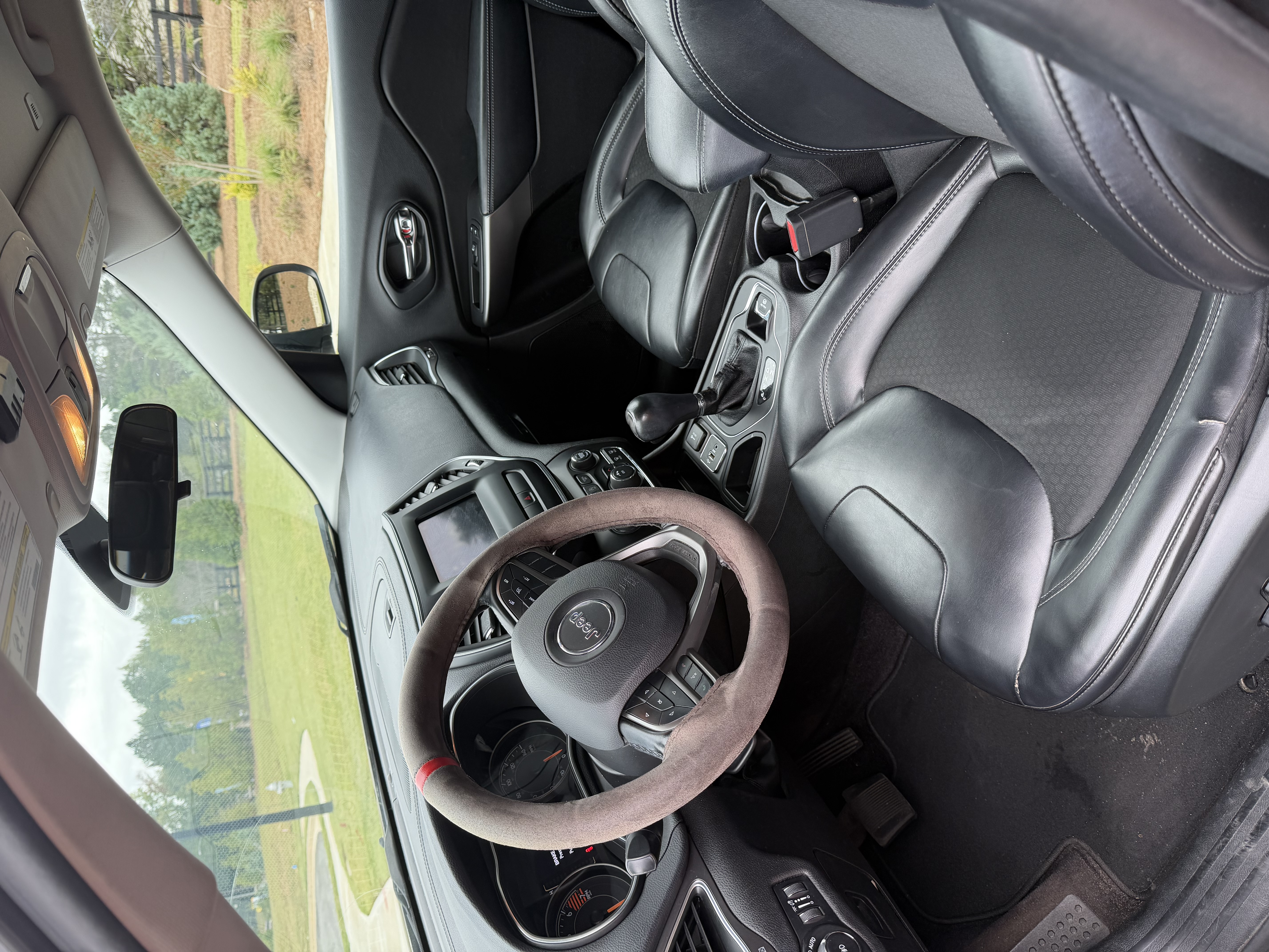 Used 2019 Jeep Cherokee Latitude Plus FWD image 6