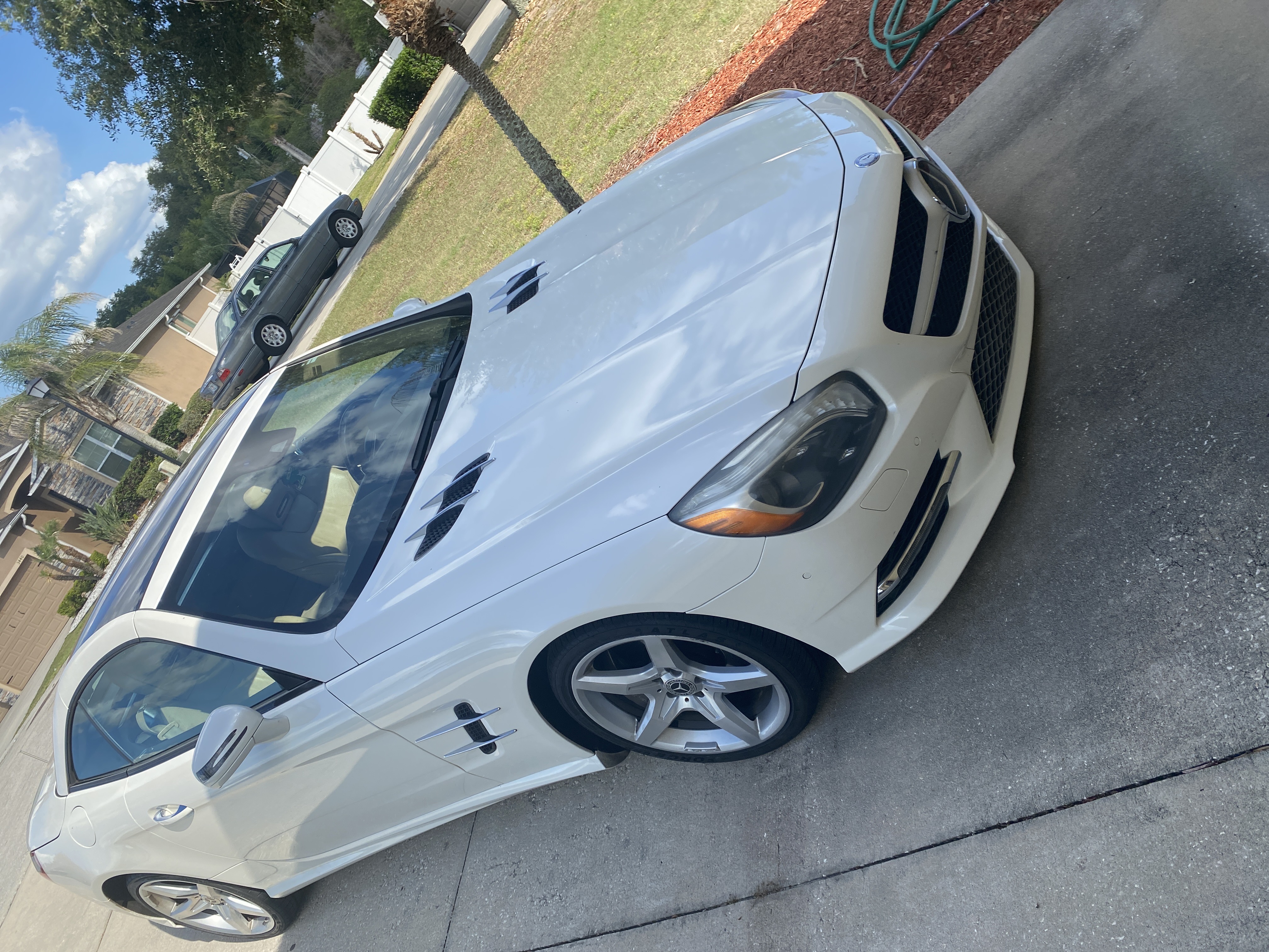 Used 2015 Mercedes-Benz SL 550 image 4