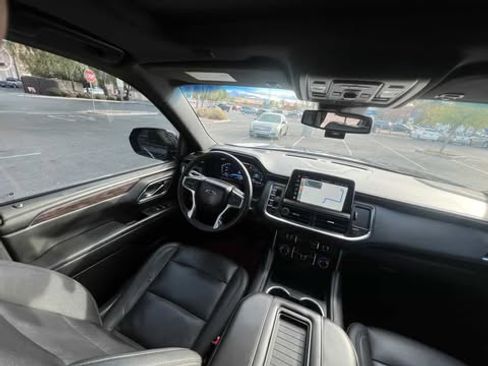 Used 2023 Chevrolet Suburban Z71 w/ Luxury Package image 14