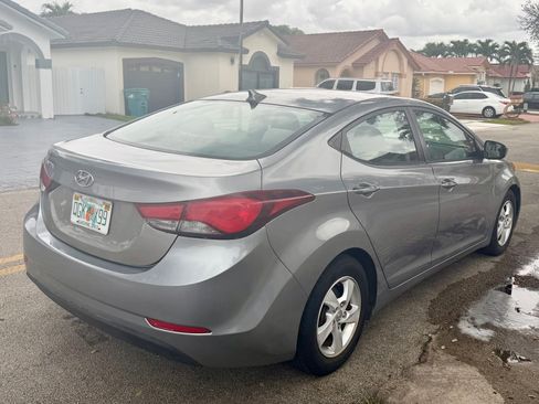 Used 2014 Hyundai Elantra SE image 6