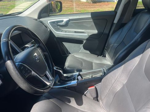 Used 2016 Volvo XC60 T5 Premier image 11