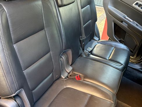 Used 2011 Ford Explorer XLT w/ 202A Rapid Spec Order Code image 11