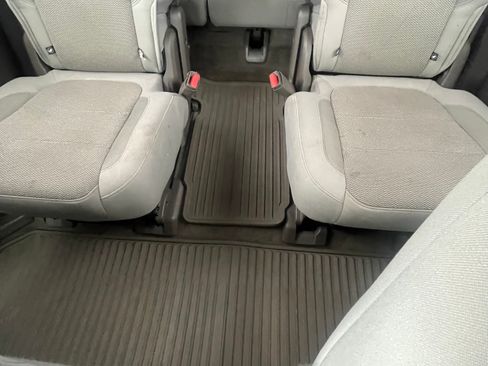 Used 2019 Chevrolet Traverse LT image 14