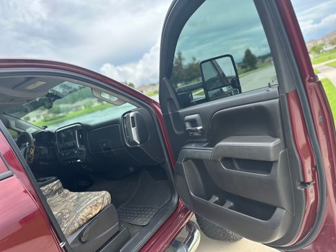 Used 2016 Chevrolet Silverado 2500 LT w/ LT Convenience Package image 9