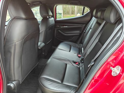 Used 2020 MAZDA MAZDA3 Hatchback image 11