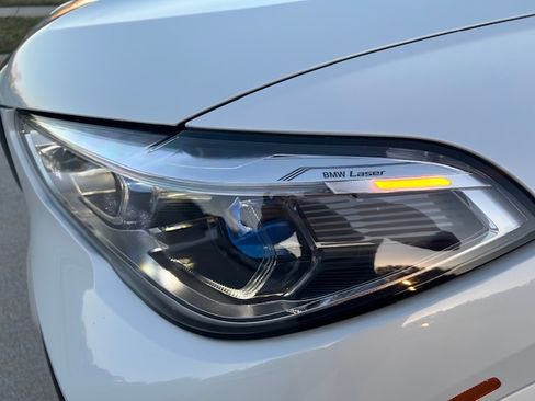 Used 2022 BMW X5 xDrive40i w/ M Sport Package image 9