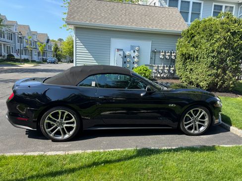 Used 2021 Ford Mustang GT Premium w/ Equipment Group 401A RWD image 5