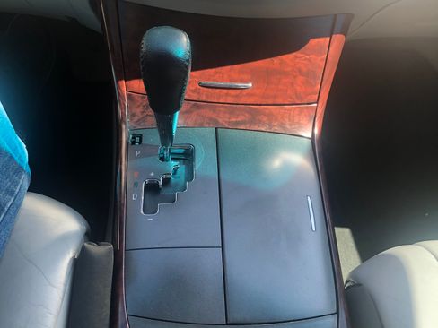 Used 2012 Toyota Avalon FWD image 11