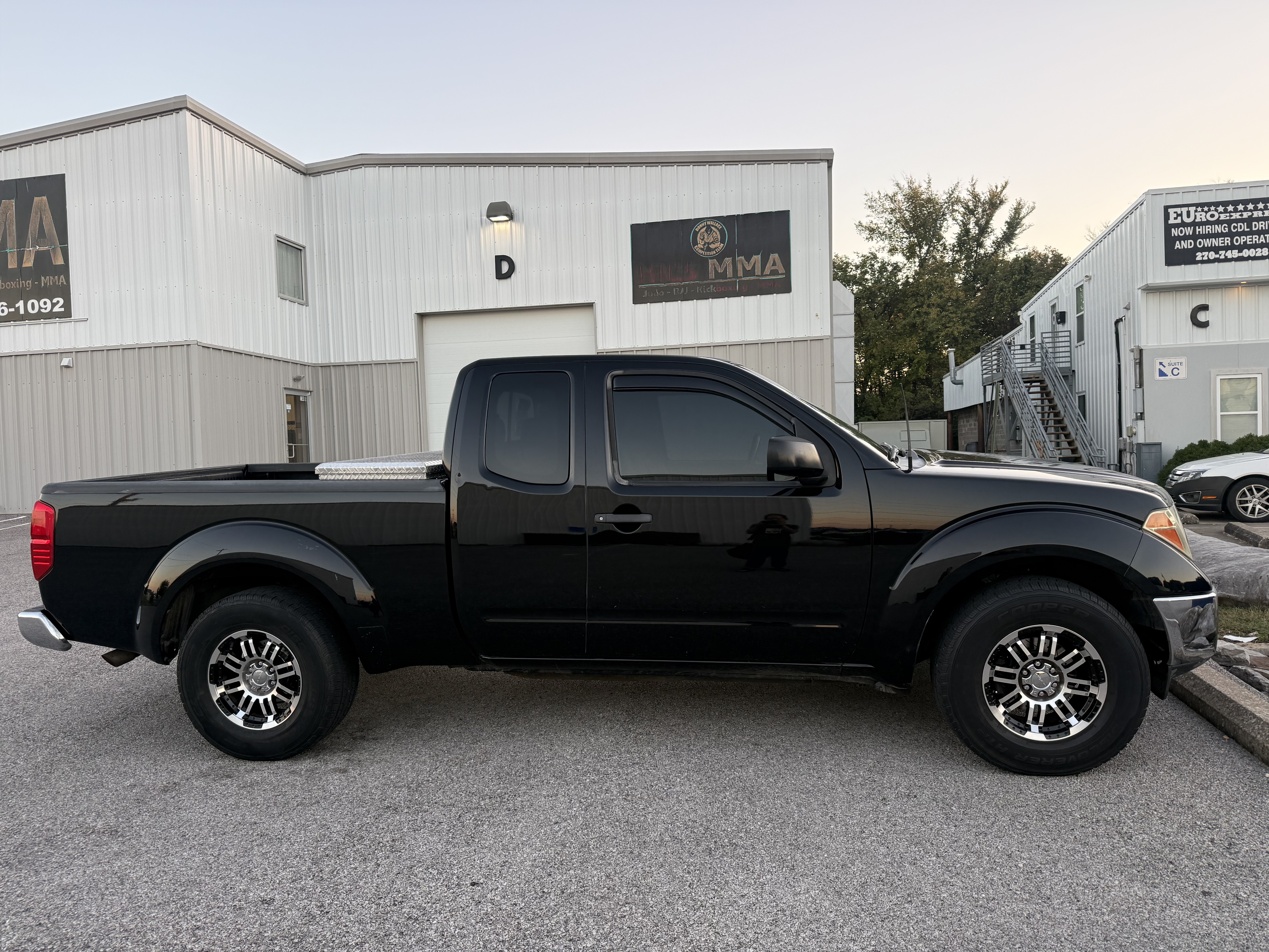Used 2006 Nissan Frontier SE RWD image 9