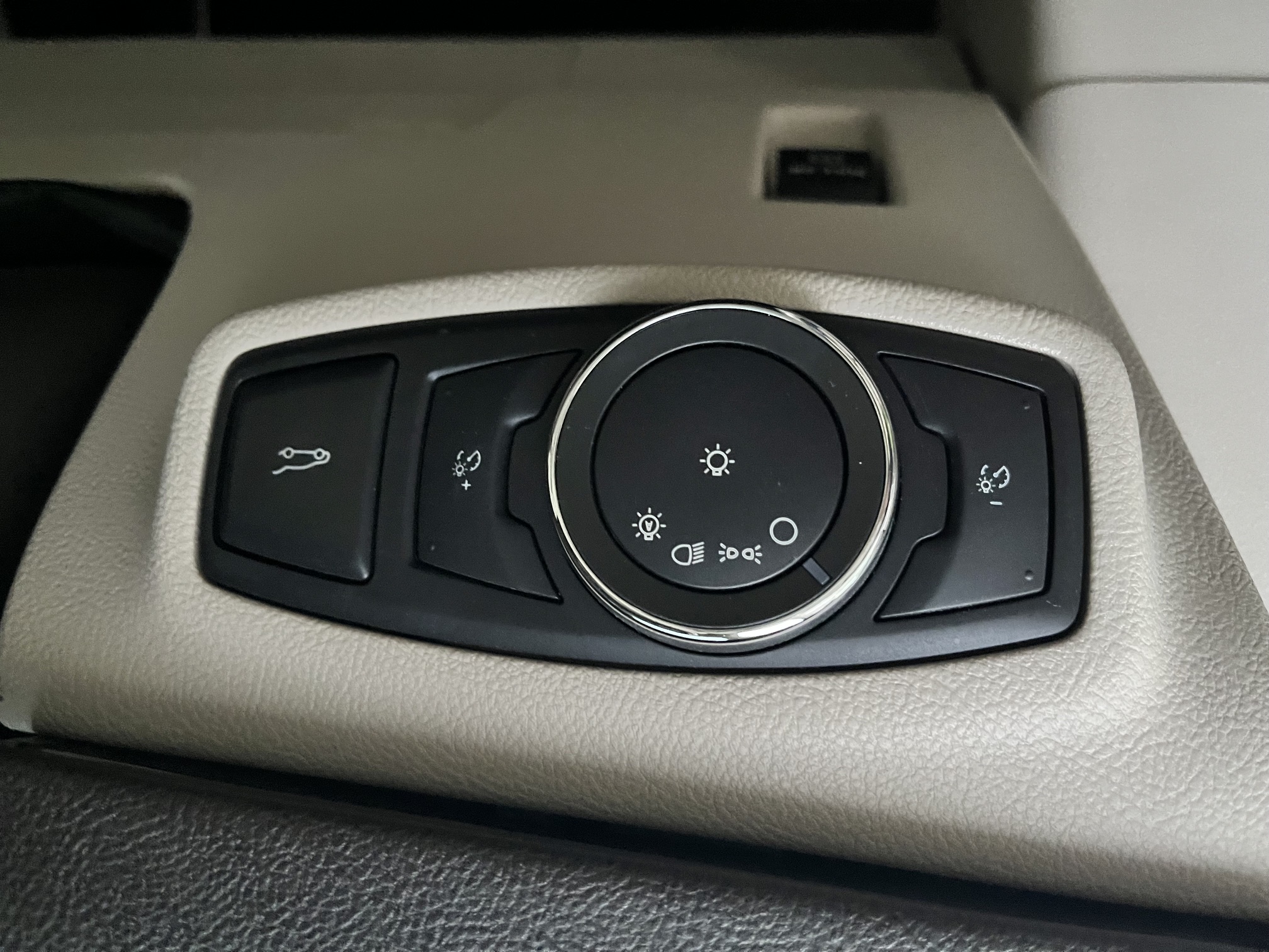 Used 2017 Lincoln MKC Select FWD image 27