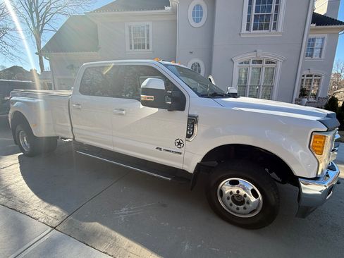 Used 2017 Ford F350 Lariat w/ Lariat Value Package image 16