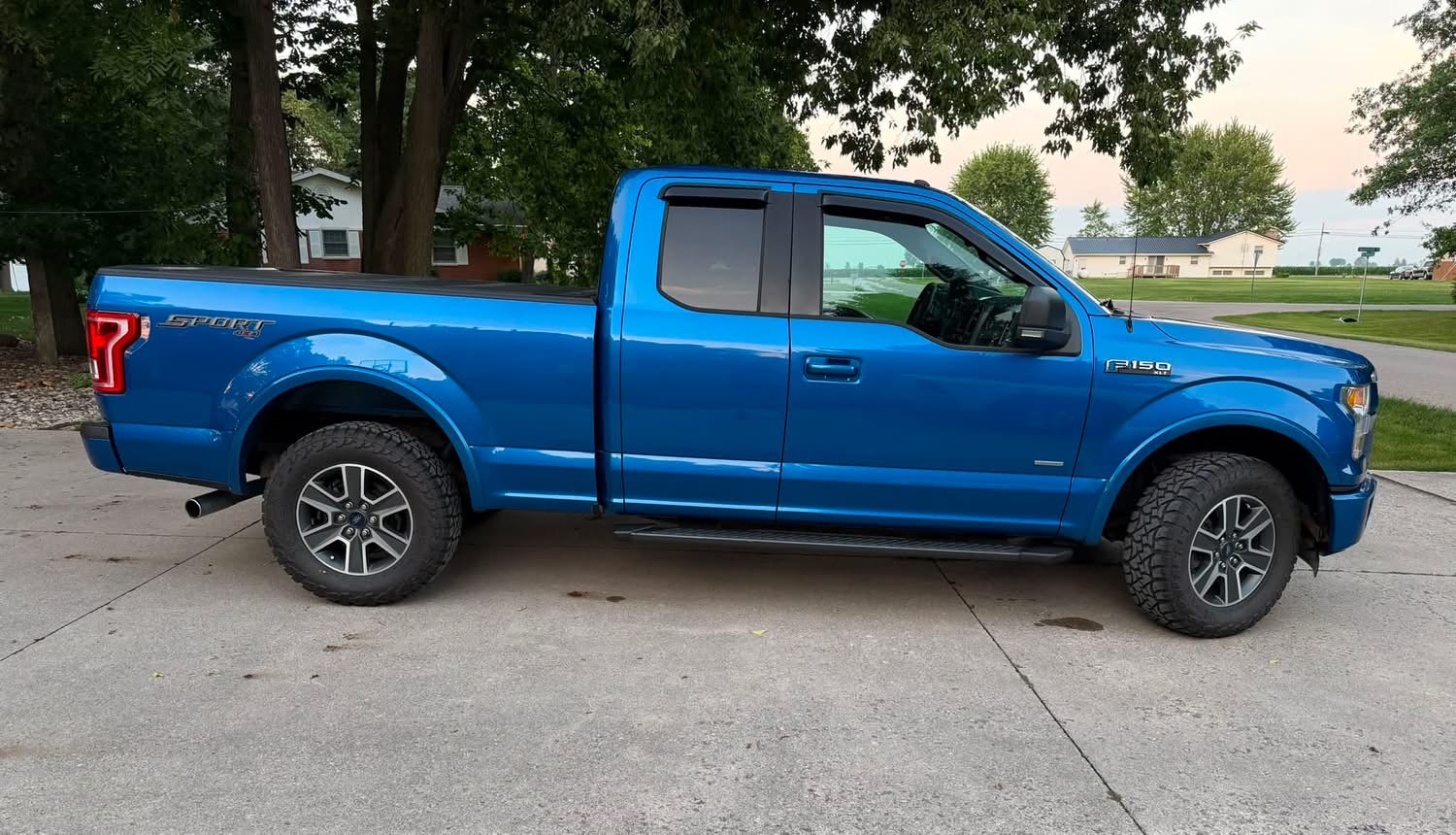 Used 2016 Ford F150 XLT w/ Equipment Group 302A Luxury AWD/4WD image 16