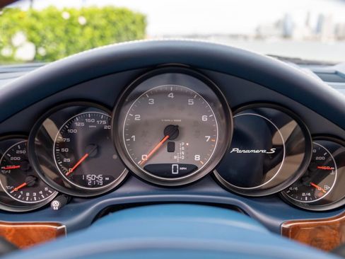 Used 2013 Porsche Panamera S image 13