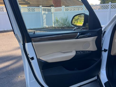 Used 2016 BMW X3 sDrive28i image 17