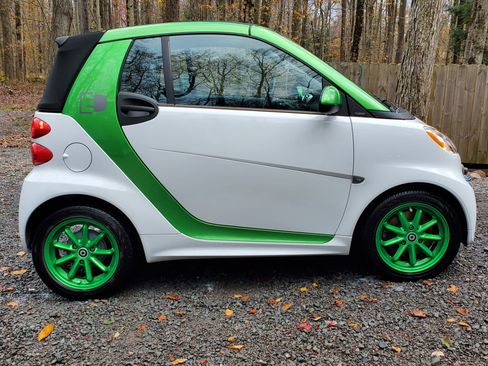 Used 2014 smart fortwo electric drive image 4