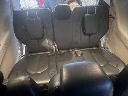 Used 2017 Chrysler Pacifica Touring-L image 13