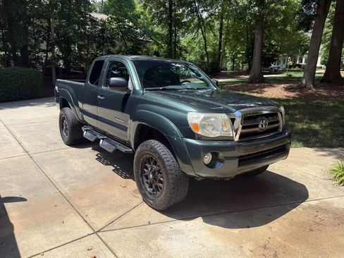Used 2010 Toyota Tacoma PreRunner RWD image 1