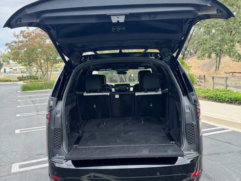Used 2022 Land Rover Discovery HSE R-Dynamic AWD/4WD image 15