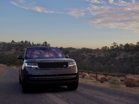 Used 2022 Land Rover Range Rover Long Wheelbase First Edition AWD/4WD image 6