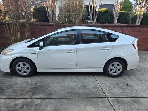 Used 2011 Toyota Prius Two image 2