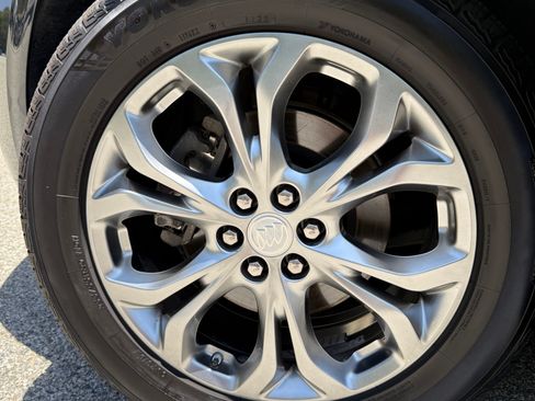 Used 2019 Buick Enclave Avenir w/ Avenir Technology Package AWD/4WD image 27