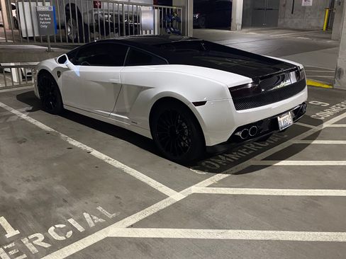 Used 2011 Lamborghini Gallardo LP 550-2 Bicolore RWD image 10